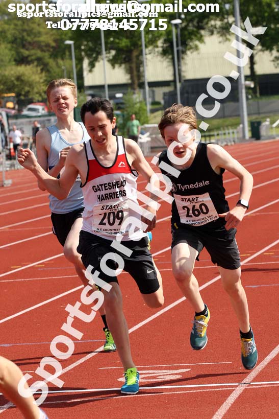 Boys under-15s 800 metres, North Eastern Track and Fields Champs., Middlesbrough. Photo: David T. Hewitson/Sports for All Pics